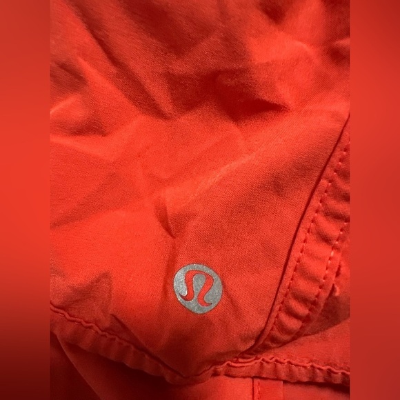 Lululemon Lululemon Tracker Short V *4" Vivid Flame Sz 4 - Picture 4 of 5